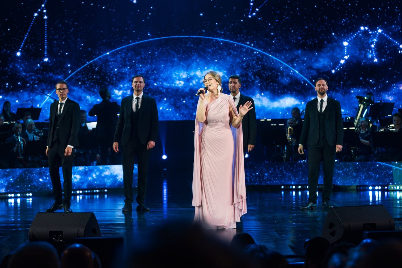 Звездная дорожка, дебюты и главные награды: как прошел четвертый день «Духа огня» Звездная дорожка, дебюты и главные награды: как прошел четвертый день «Духа огня»