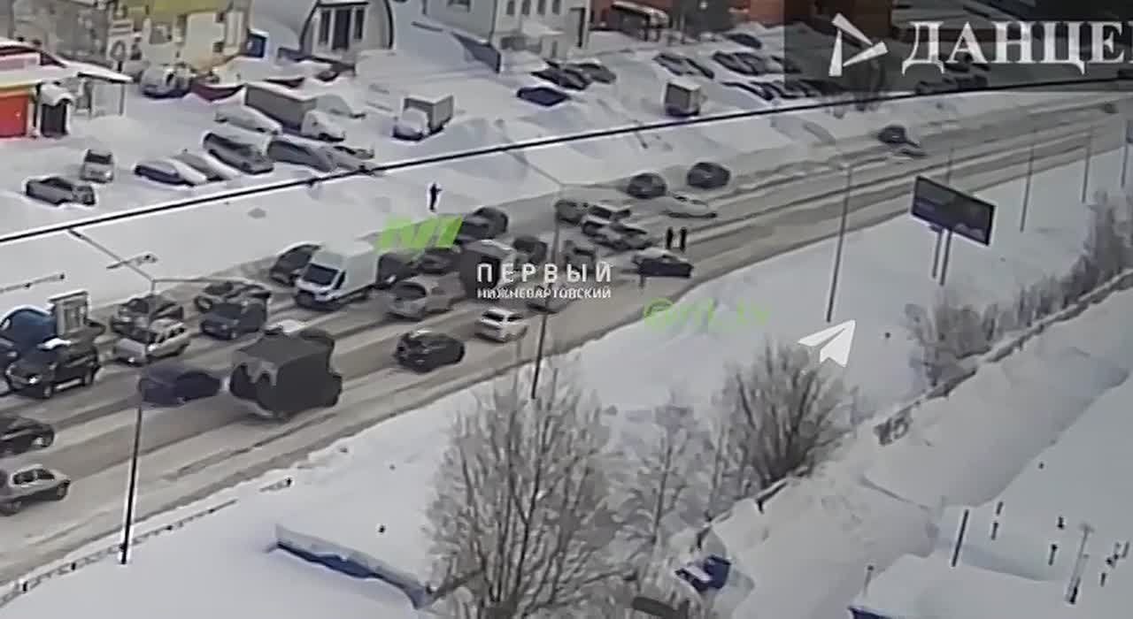 Из-за аварии на «пустом месте» на дороге собралась пробка