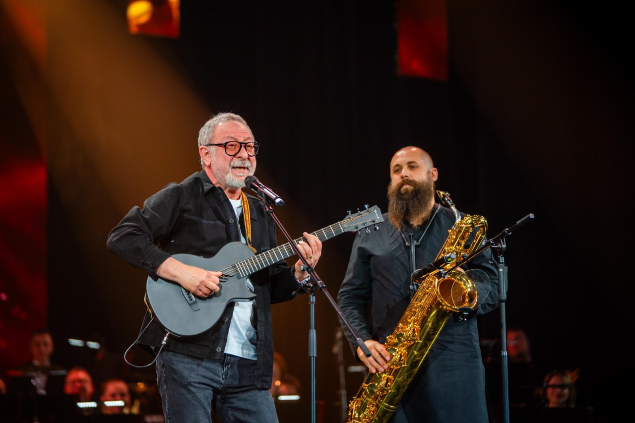 Звездная дорожка, дебюты и главные награды: как прошел четвертый день «Духа огня» Звездная дорожка, дебюты и главные награды: как прошел четвертый день «Духа огня»