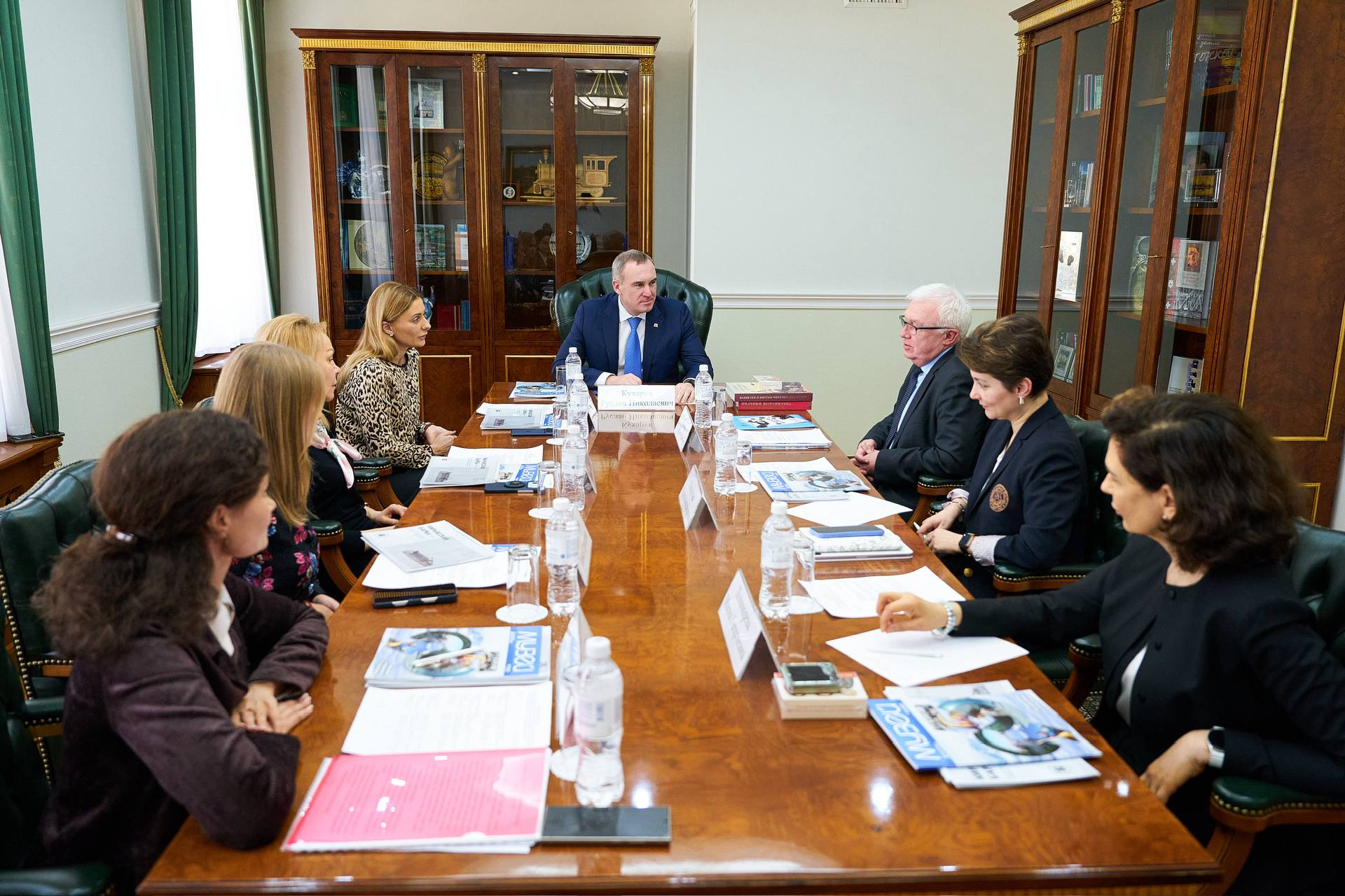 Руслан Кухарук: Провел рабочую встречу с генеральным директором Государственного исторического музея Алексеем Константиновичем Левыкиным Руслан Кухарук: Провел рабочую встречу с генеральным директором Государственного исторического музея Алексеем Константиновичем Левыкиным