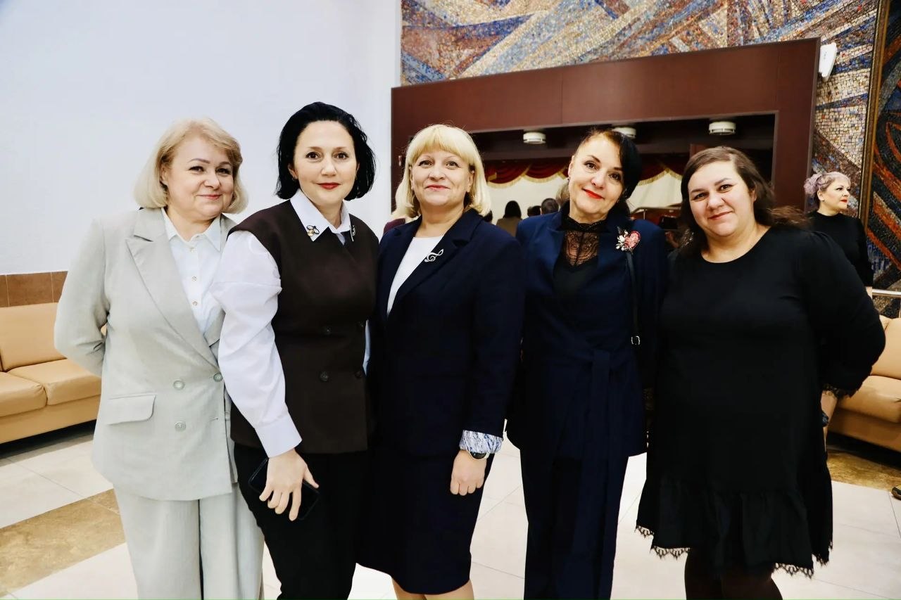 Дмитрий Кощенко: В День работника культуры с гордостью вручил заслуженные награды работникам отрасли Дмитрий Кощенко: В День работника культуры с гордостью вручил заслуженные награды работникам отрасли