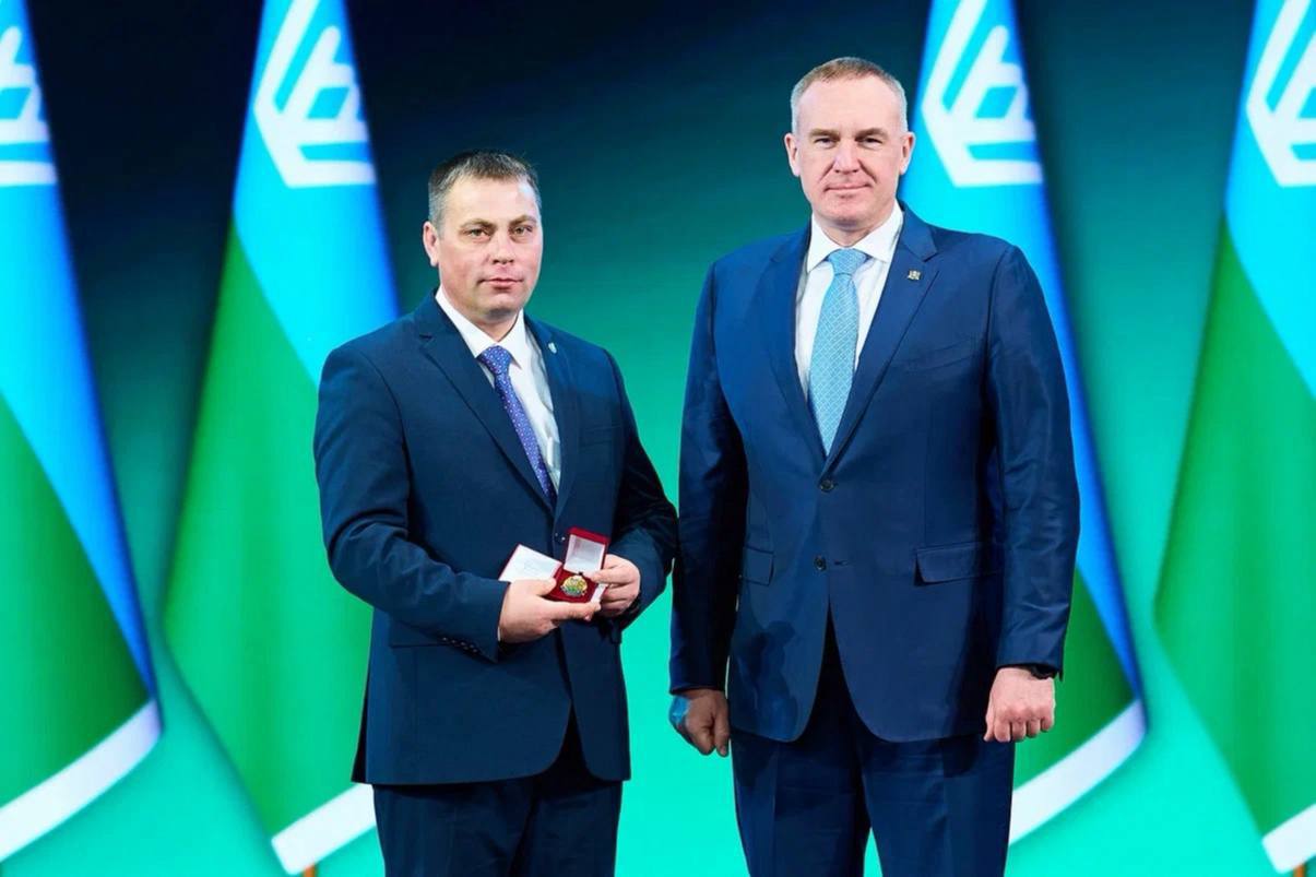 В Ханты-Мансийске наградили работников культуры Югры В Ханты-Мансийске наградили работников культуры Югры