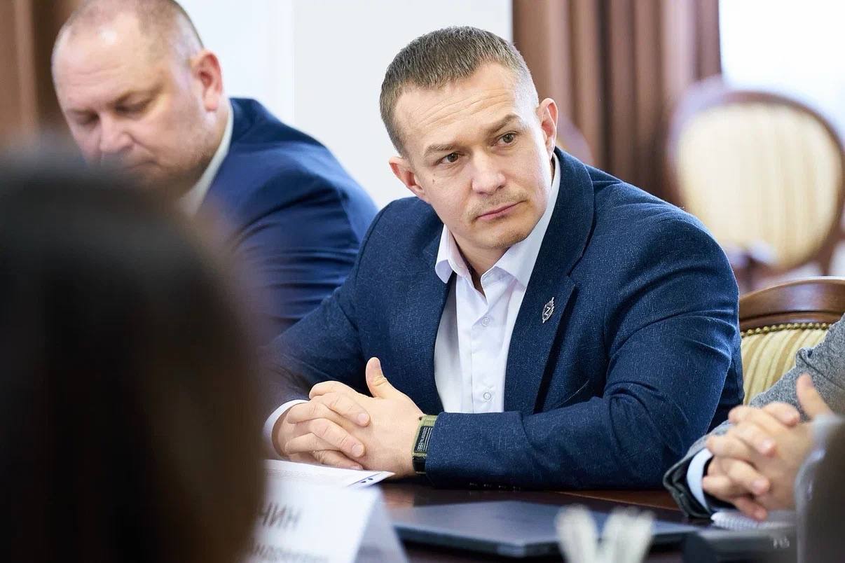 Руслан Кухарук: За прошлый год в Югре проведено более 250 просветительских мероприятий Российского общества «Знание», слушателями которых стали свыше 14 000 жителей Руслан Кухарук: За прошлый год в Югре проведено более 250 просветительских мероприятий Российского общества «Знание», слушателями которых стали свыше 14 000 жителей