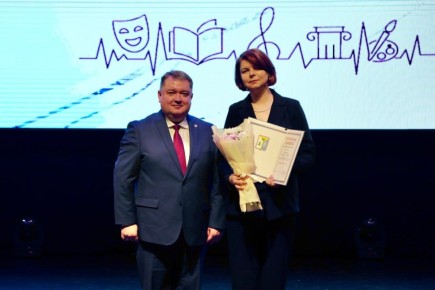 Одна из награжденных - ученый секретарь Нижневартовского краеведческого музея имени Т.Д. Шуваева Юлия Ветюгова