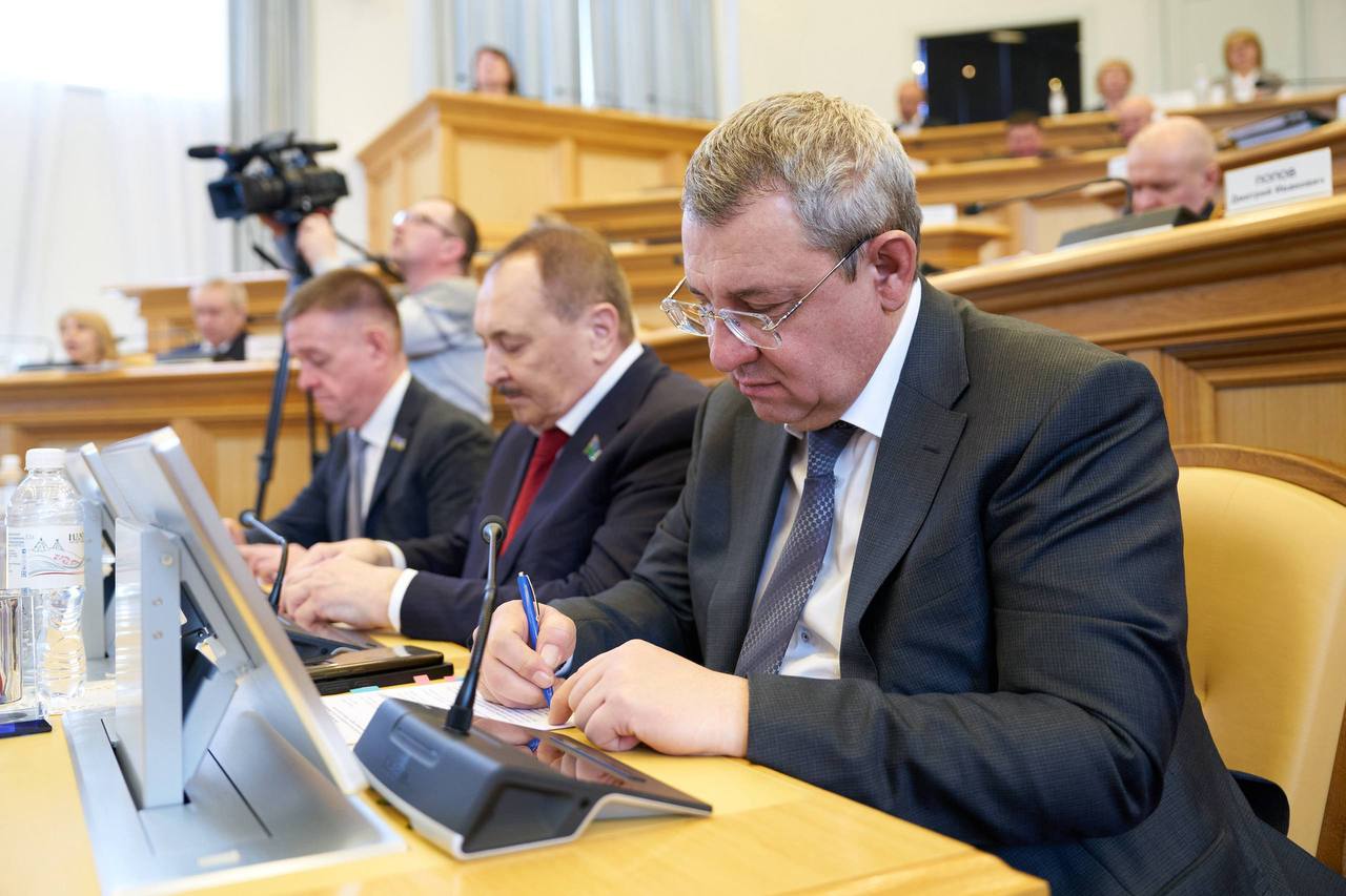 Руслан Кухарук и Борис Хохряков подвели итоги заседания Думы Югры Руслан Кухарук и Борис Хохряков подвели итоги заседания Думы Югры