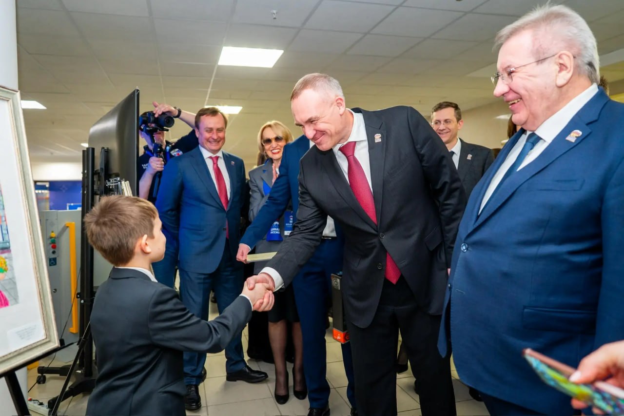 В Сургуте прошел второй региональный форум «Есть результат», в ходе которого были собраны предложения по различным направлениям развития Югры: от здравоохранения, образования и культуры до вопросов экономического роста... В Сургуте прошел второй региональный форум «Есть результат», в ходе которого были собраны предложения по различным направлениям развития Югры: от здравоохранения, образования и культуры до вопросов экономического роста...