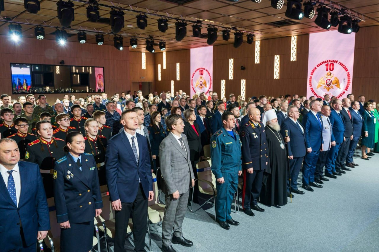 Губернатор Югры поздравил бойцов Росгвардии в день десятилетия ведомства Губернатор Югры поздравил бойцов Росгвардии в день десятилетия ведомства