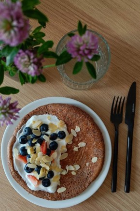 Неожиданный завтрак: шоколадный овсяноблин за пять минут