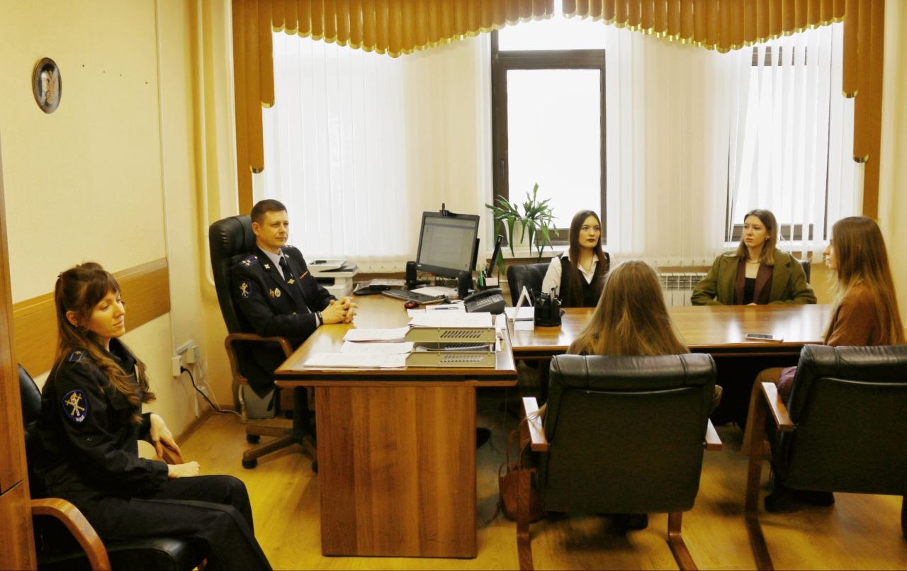 Студенты Югорского государственного университета посетили Следственное управление УМВД России по ХМАО – Югре Студенты Югорского государственного университета посетили Следственное управление УМВД России по ХМАО – Югре