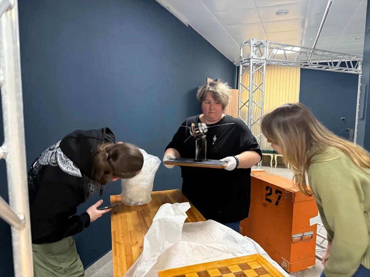 Вартовчанам покажут личные вещи космонавта и вартовчанина Рыжикова Вартовчанам покажут личные вещи космонавта и вартовчанина Рыжикова