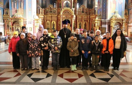 Член Общественного совета при УМВД России по ХМАО – Югре организовал для школьников познавательную экскурсию в храм