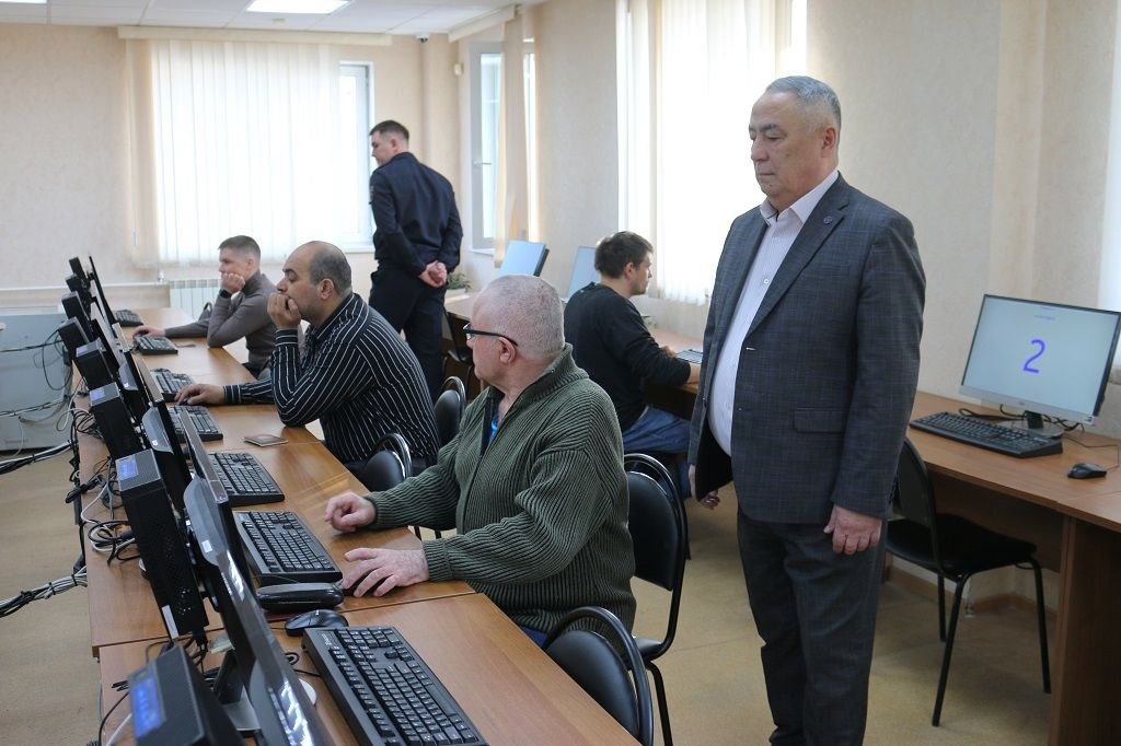 В рамках акции «Гражданский мониторинг» общественник посетил с проверкой МРЭО ГИБДД УМВД России по ХМАО – Югре В рамках акции «Гражданский мониторинг» общественник посетил с проверкой МРЭО ГИБДД УМВД России по ХМАО – Югре