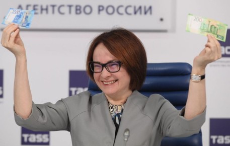 Долговая яма: россияне все глубже в кредитах