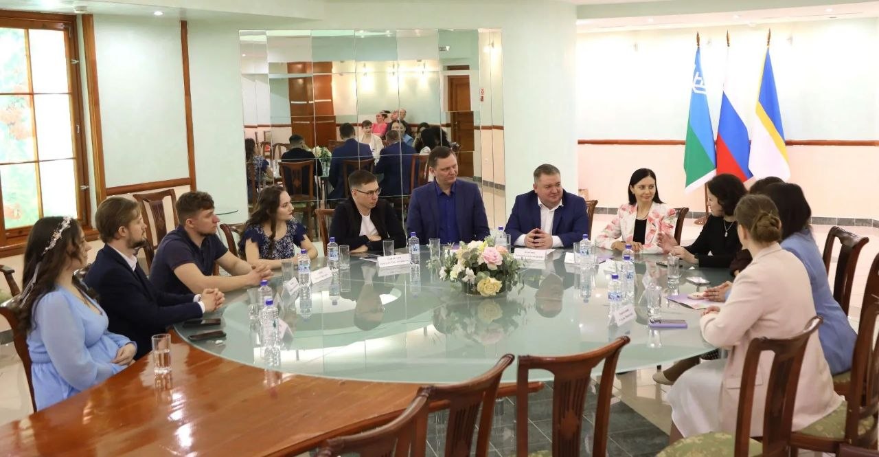 Дмитрий Кощенко: Региональный фестиваль «Благовест» в 23-й раз проходит в Нижневартовске Дмитрий Кощенко: Региональный фестиваль «Благовест» в 23-й раз проходит в Нижневартовске