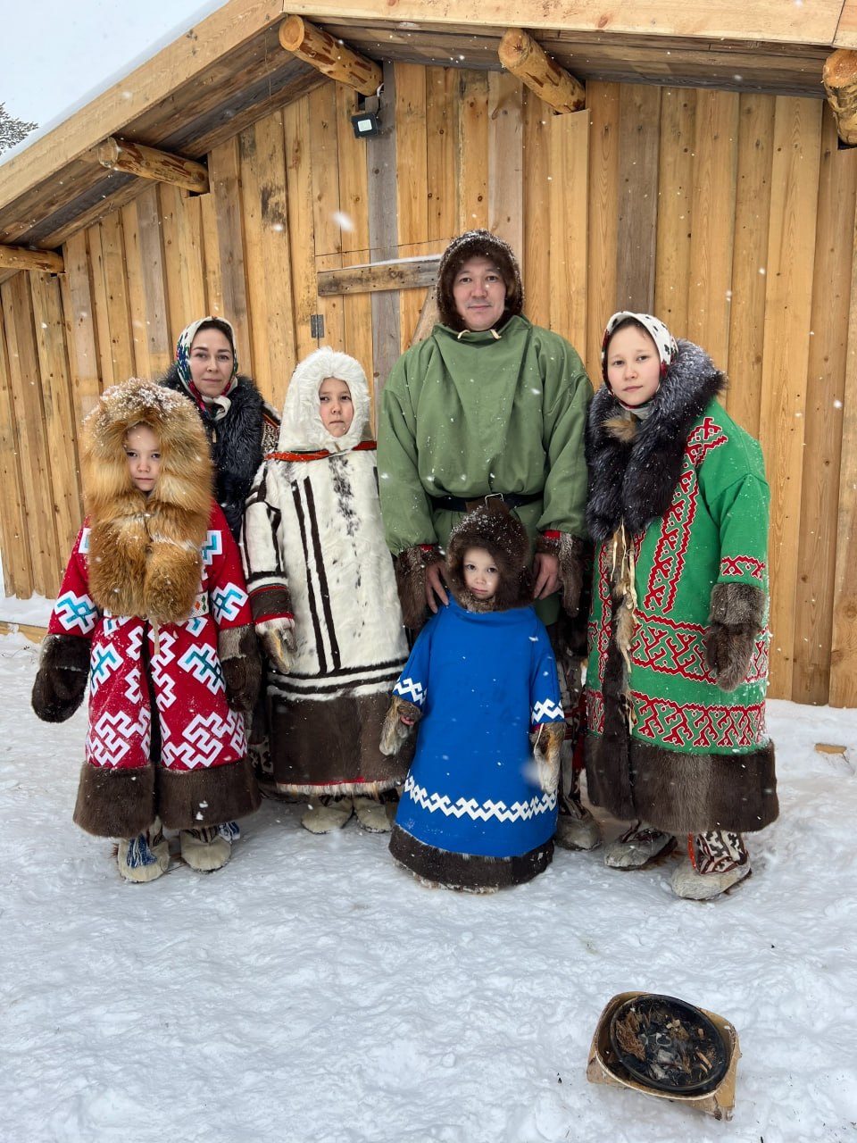 Туристы со всей России посещают стойбище Сопочиных в Югре