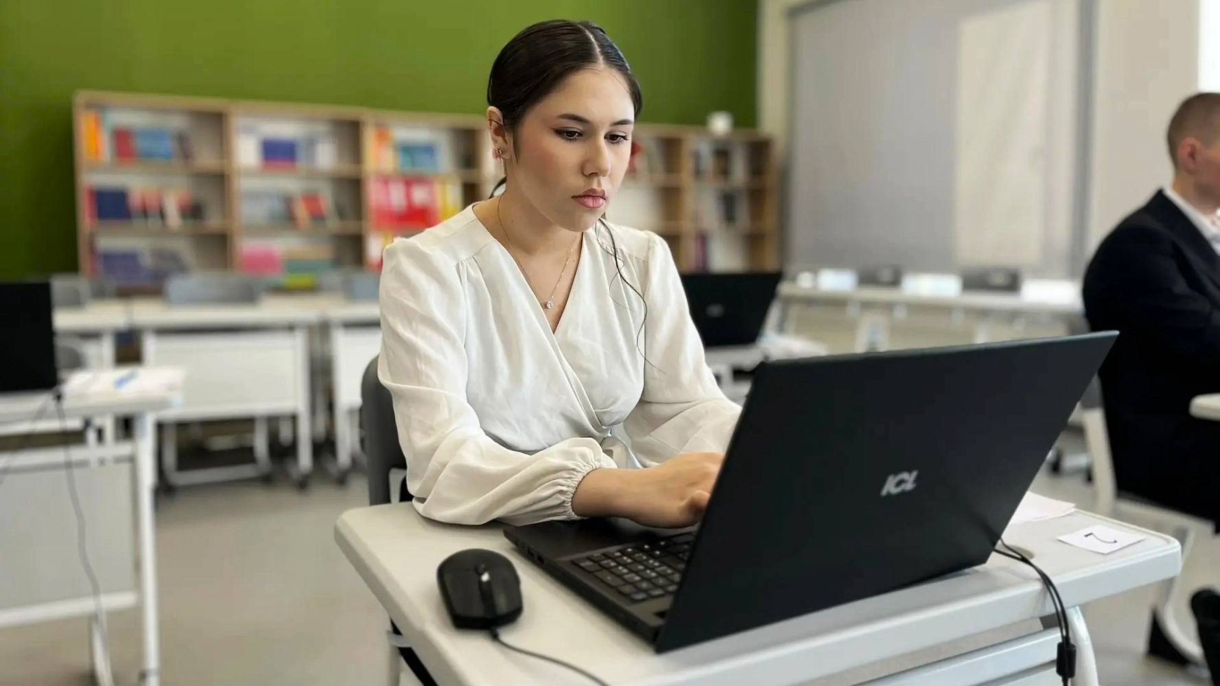 Новости к этому часу:. В Нягани партийный десант «Единой России» оценил удобство нового вокзала Активисты местного отделения «Единой России», депутаты городской и региональной Дум, а также участники СВО проверили... Новости к этому часу:. В Нягани партийный десант «Единой России» оценил удобство нового вокзала Активисты местного отделения «Единой России», депутаты городской и региональной Дум, а также участники СВО проверили...