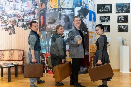 Антарктида сошла с полюса и дрейфует в тропики