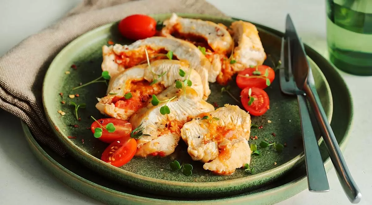 Как быстро приготовить куриные грудки с сыром на сковороде