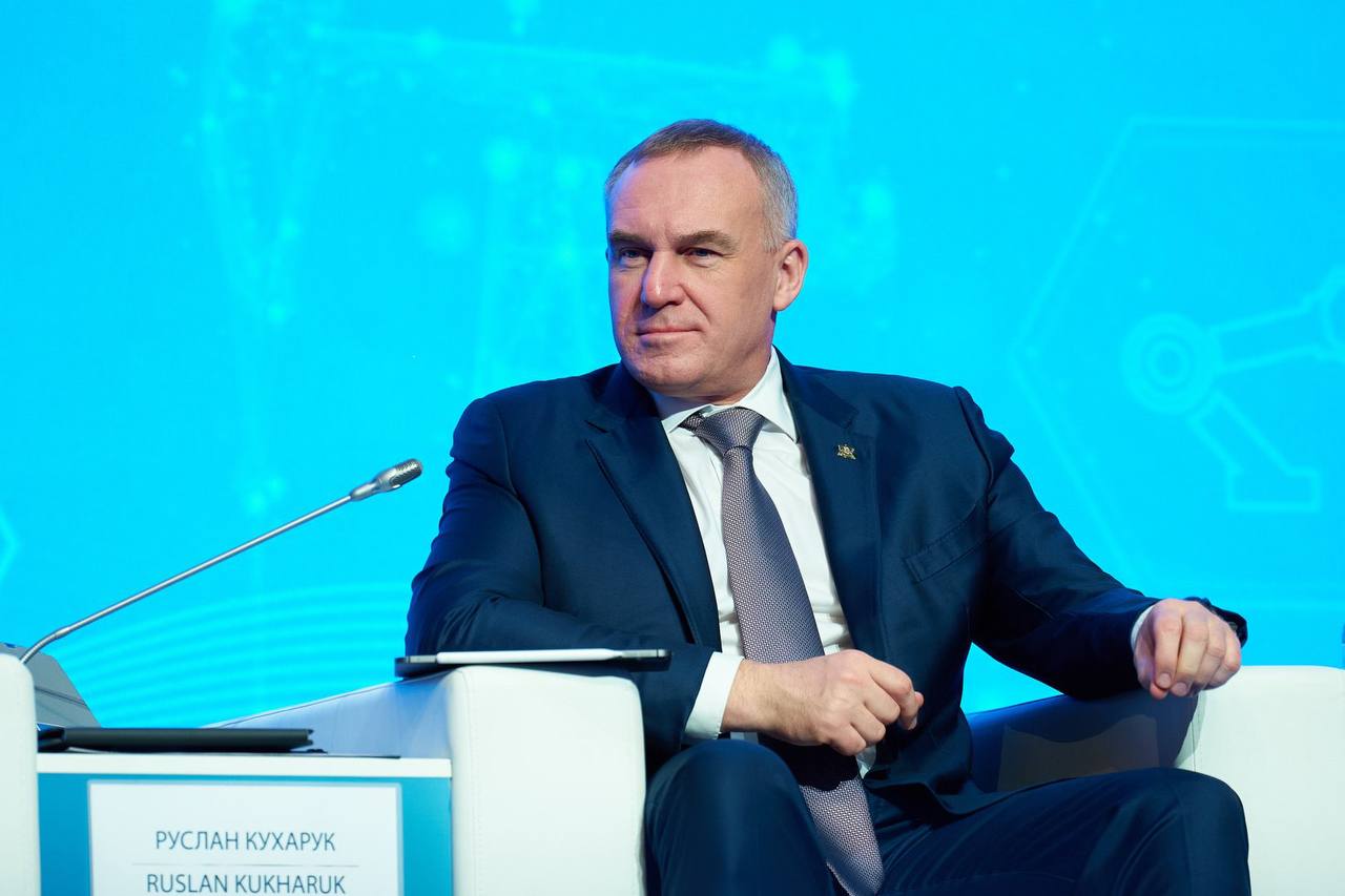Руслан Кухарук на форуме «Нефтяная столица» обозначил ключевые вызовы, стоящие перед энергетической отраслью Руслан Кухарук на форуме «Нефтяная столица» обозначил ключевые вызовы, стоящие перед энергетической отраслью