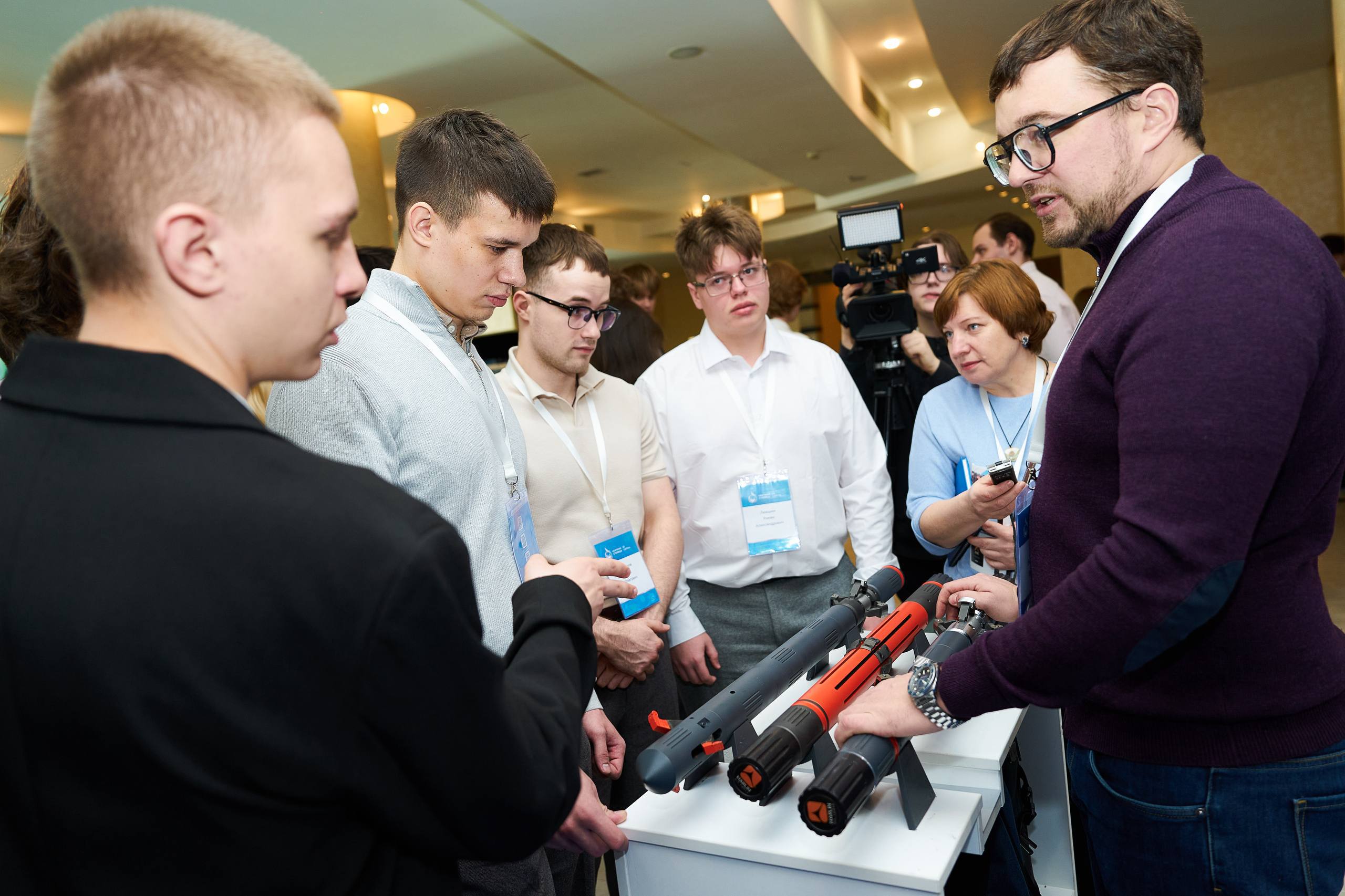 Руслан Кухарук: В Ханты-Мансийске стартовал IX Международный молодежный научно-практический форум «Нефтяная столица» – диалоговая площадка, объединяющая молодых ученых, инженеров и экспертов отрасли Руслан Кухарук: В Ханты-Мансийске стартовал IX Международный молодежный научно-практический форум «Нефтяная столица» – диалоговая площадка, объединяющая молодых ученых, инженеров и экспертов отрасли