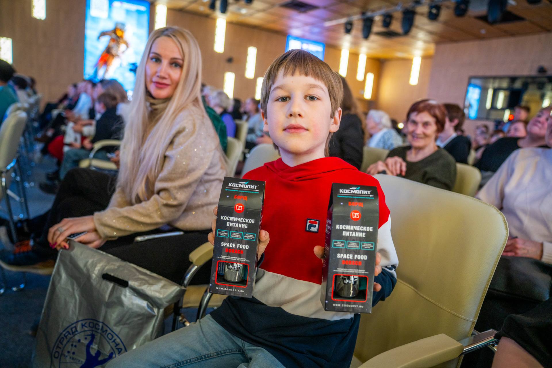 Космонавт Андрей Бабкин встретился с югорчанами Космонавт Андрей Бабкин встретился с югорчанами