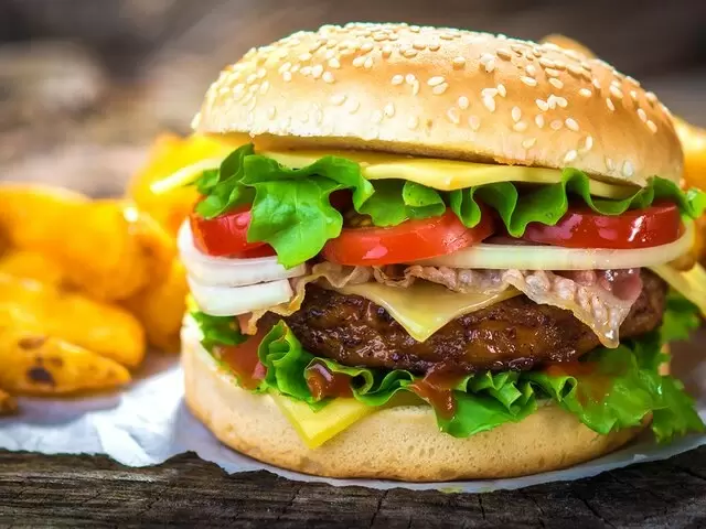 Растительное мясо в бургерах: что на самом деле скрыто за этикеткой