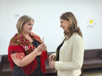 Депутат Госдумы Ольга Ануфриева вручила благодарности активисткам проекта «Единой России» «Крепкая семья» из Ханты-Мансийска