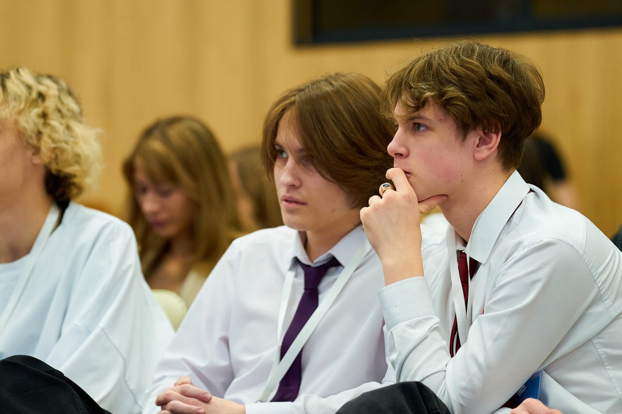 Молодые специалисты формируют будущее нефтегазовой отрасли в Югре Молодые специалисты формируют будущее нефтегазовой отрасли в Югре