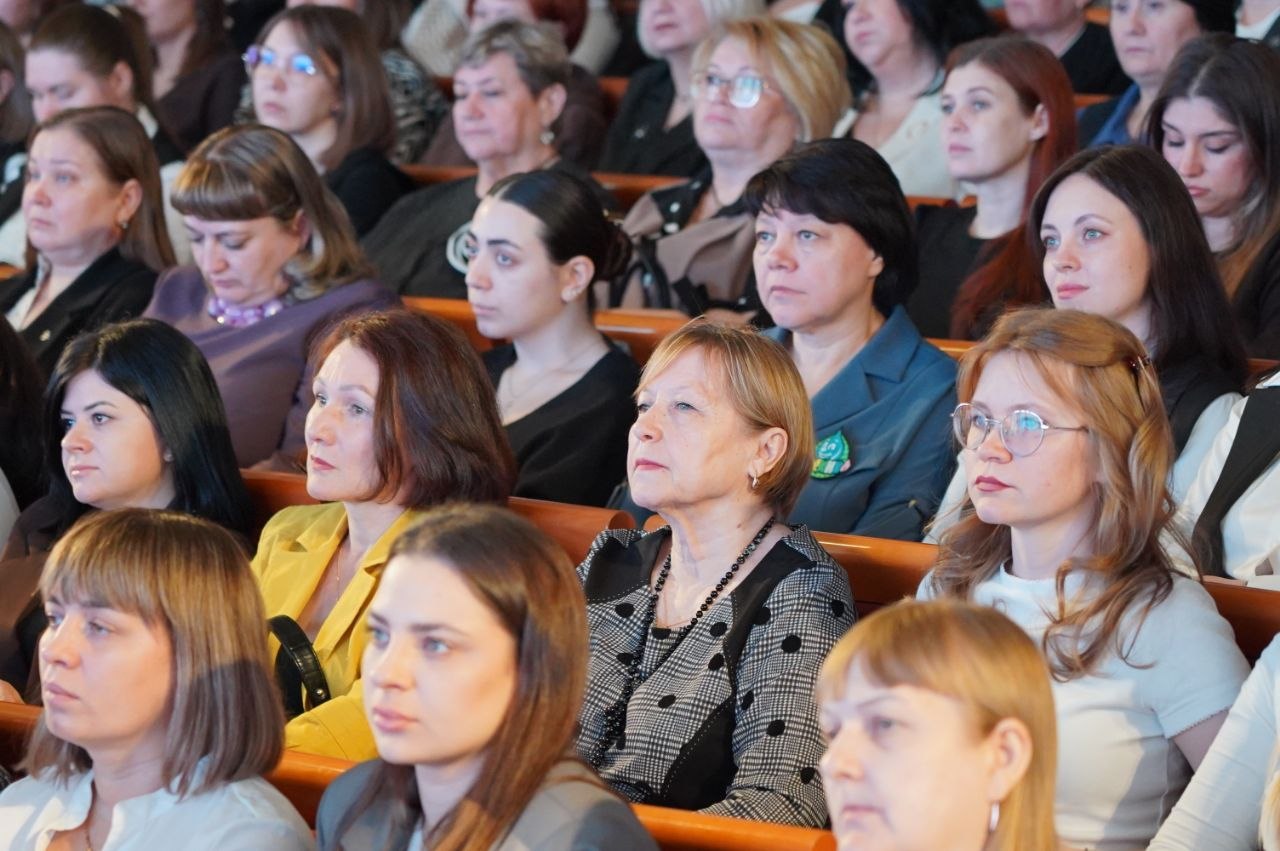 Дмитрий Кощенко: В Нижневартовске прошёл XIX городской форум «Образование – обществу» Дмитрий Кощенко: В Нижневартовске прошёл XIX городской форум «Образование – обществу»