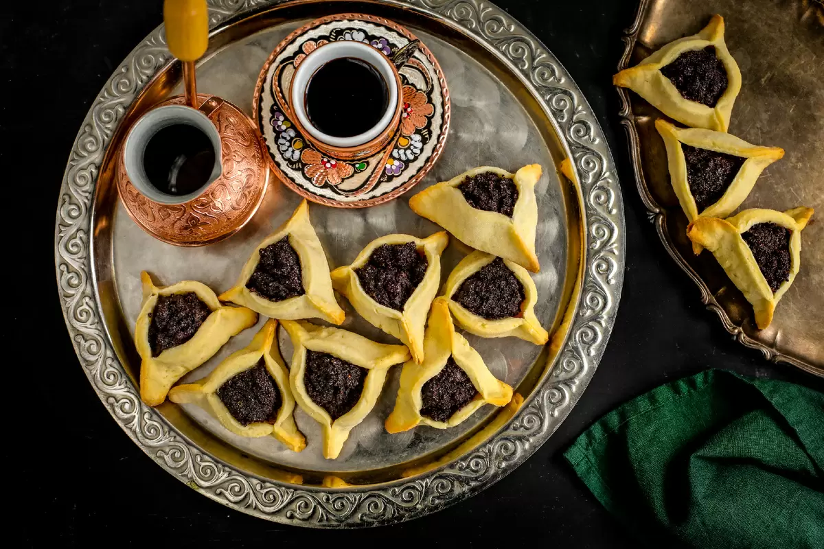 Традиция Пурима: как испечь треугольные печенья с маком