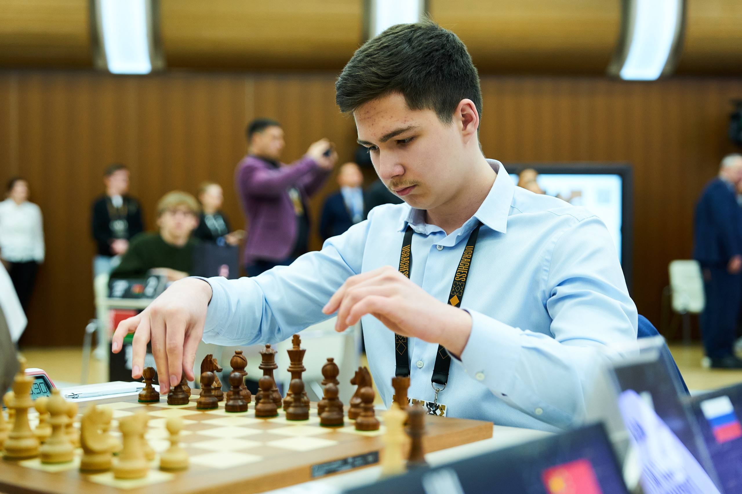 Губернатор Югры сделал первый ход на турнире имени Карпова Губернатор Югры сделал первый ход на турнире имени Карпова