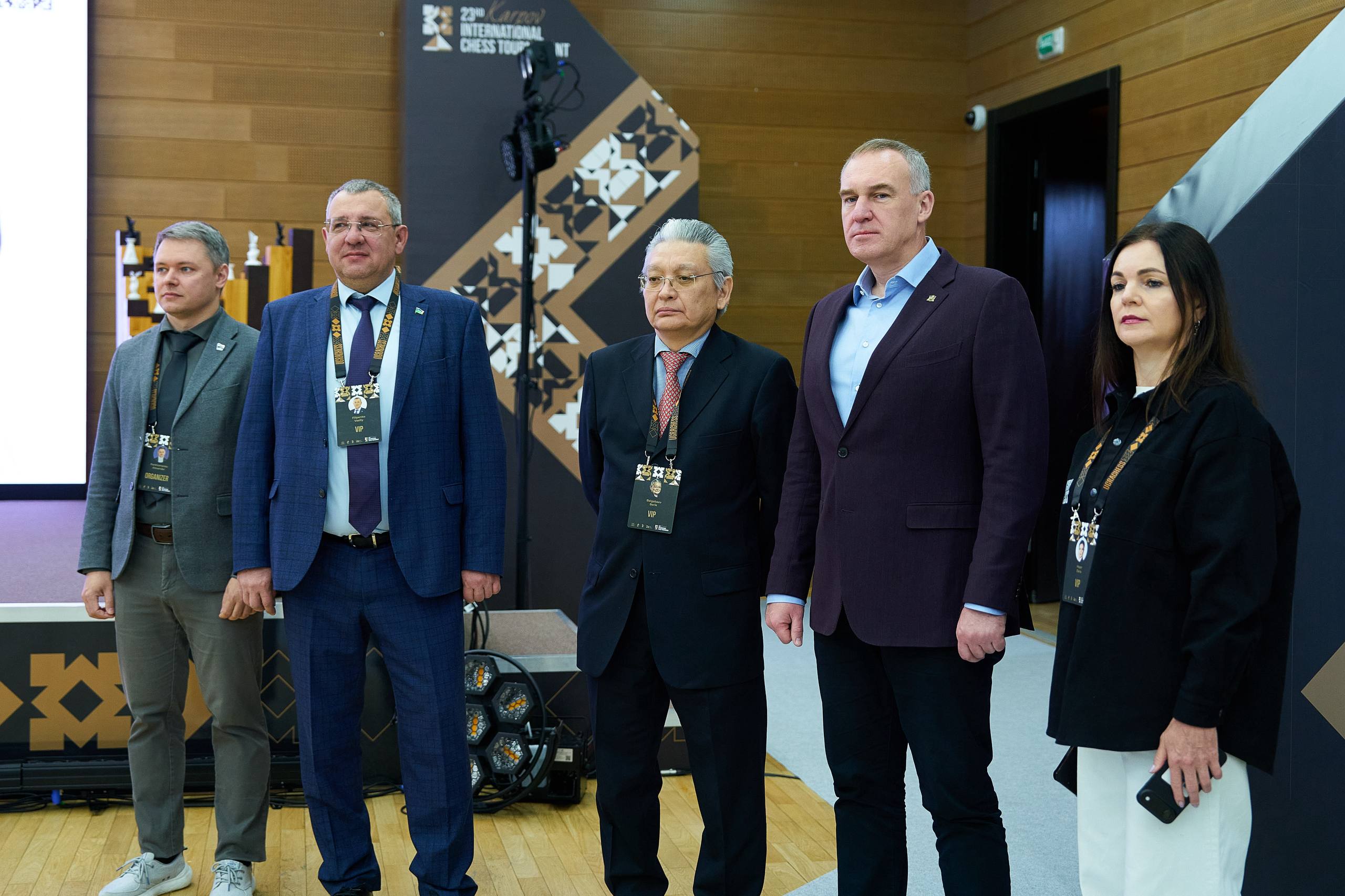 Губернатор Югры сделал первый ход на турнире имени Карпова Губернатор Югры сделал первый ход на турнире имени Карпова