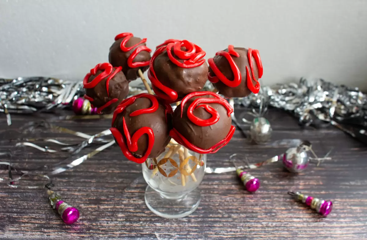 Создайте волшебное настроение с шоколадными кейк-попсами