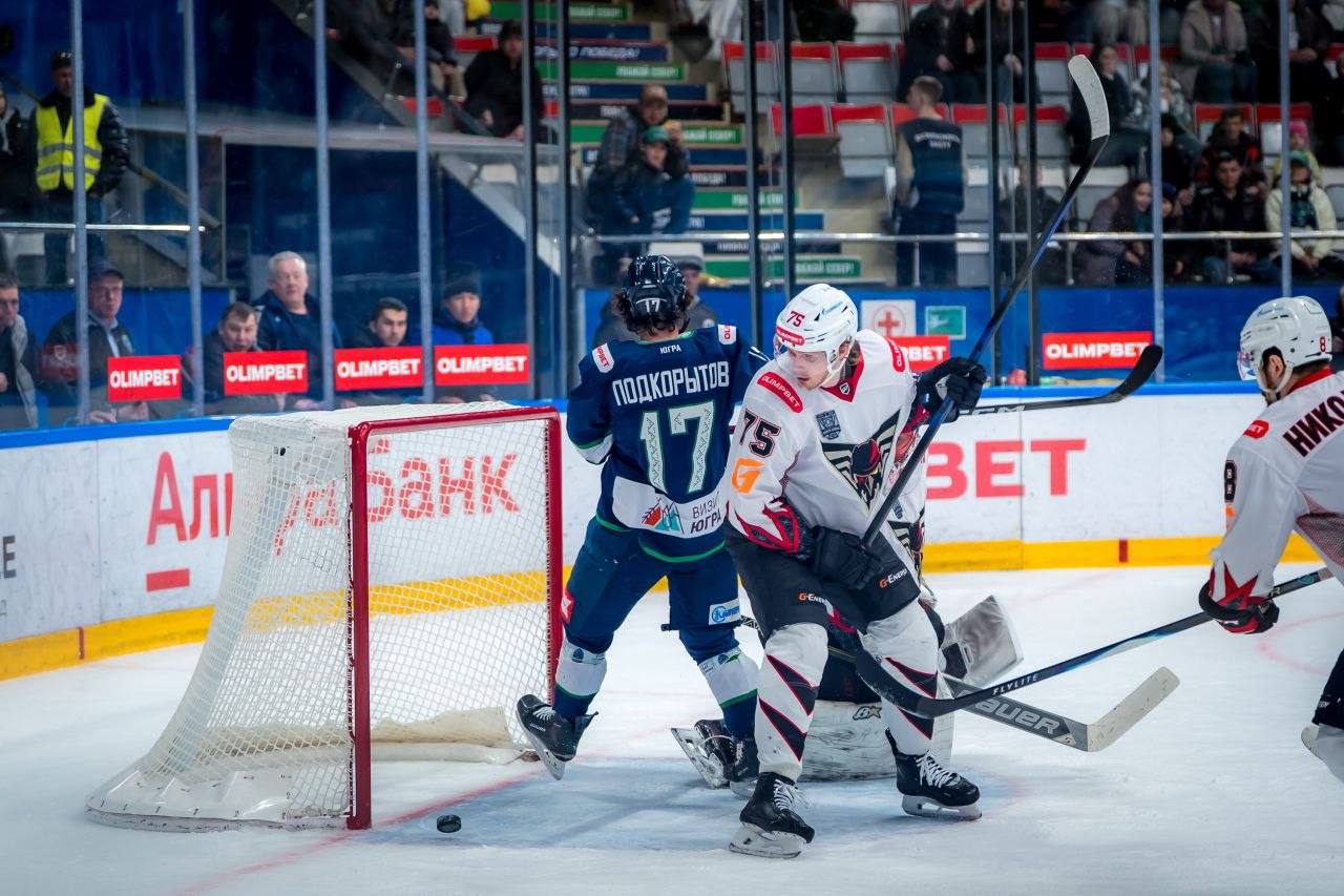 «Югра» снова обыграла «Омские Крылья» и довела счет в серии до 2:0 «Югра» снова обыграла «Омские Крылья» и довела счет в серии до 2:0