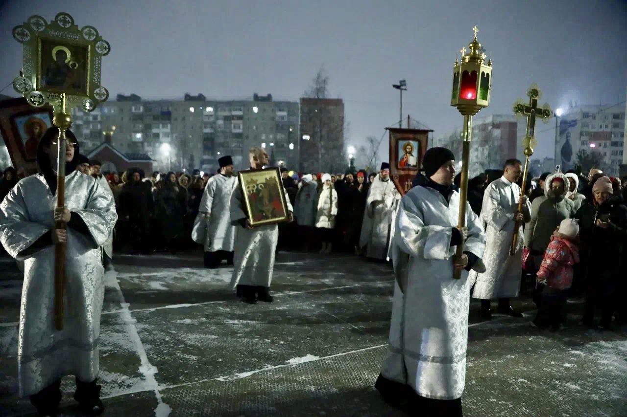 Дмитрий Кощенко: Светлое Христово Воскресение встретил в Храме Рождества Христова вместе с горожанами Дмитрий Кощенко: Светлое Христово Воскресение встретил в Храме Рождества Христова вместе с горожанами