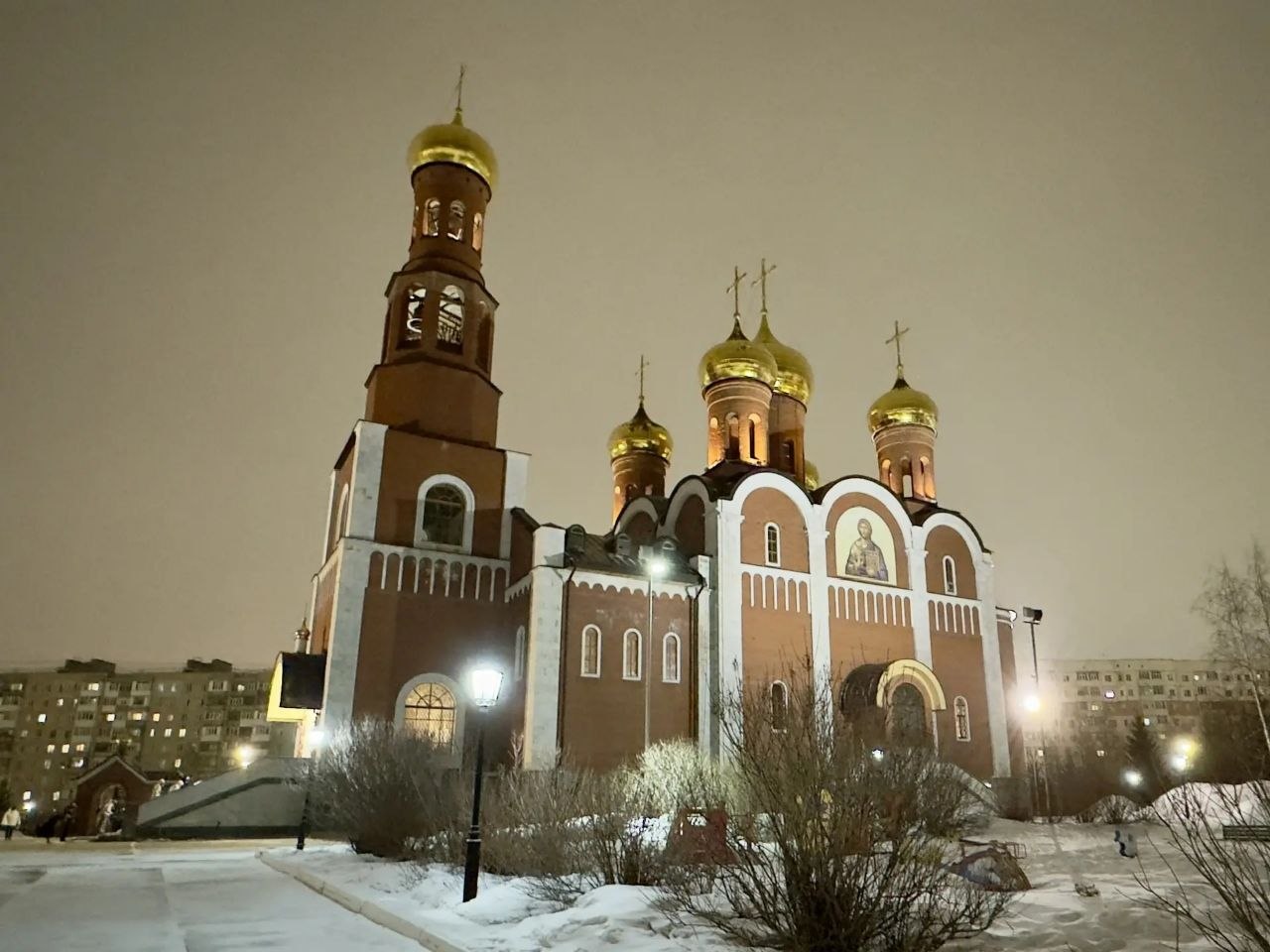 Дмитрий Кощенко: Светлое Христово Воскресение встретил в Храме Рождества Христова вместе с горожанами Дмитрий Кощенко: Светлое Христово Воскресение встретил в Храме Рождества Христова вместе с горожанами