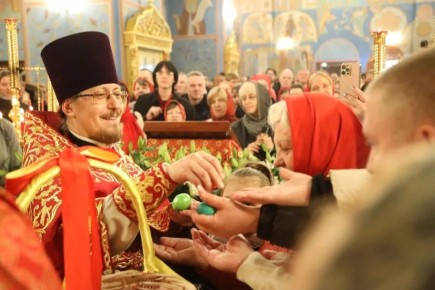 Дмитрий Кощенко: Светлое Христово Воскресение встретил в Храме Рождества Христова вместе с горожанами