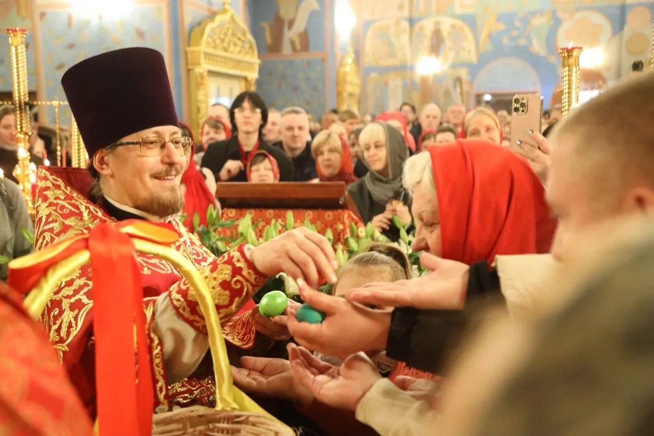 Дмитрий Кощенко: Светлое Христово Воскресение встретил в Храме Рождества Христова вместе с горожанами
