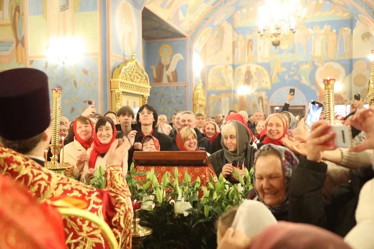 Дмитрий Кощенко: Светлое Христово Воскресение встретил в Храме Рождества Христова вместе с горожанами Дмитрий Кощенко: Светлое Христово Воскресение встретил в Храме Рождества Христова вместе с горожанами