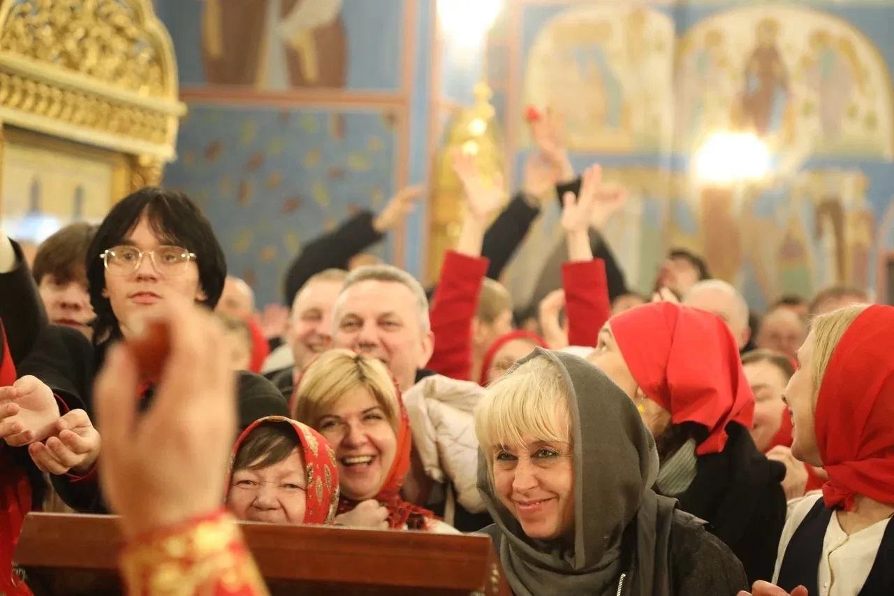 Дмитрий Кощенко: Светлое Христово Воскресение встретил в Храме Рождества Христова вместе с горожанами Дмитрий Кощенко: Светлое Христово Воскресение встретил в Храме Рождества Христова вместе с горожанами