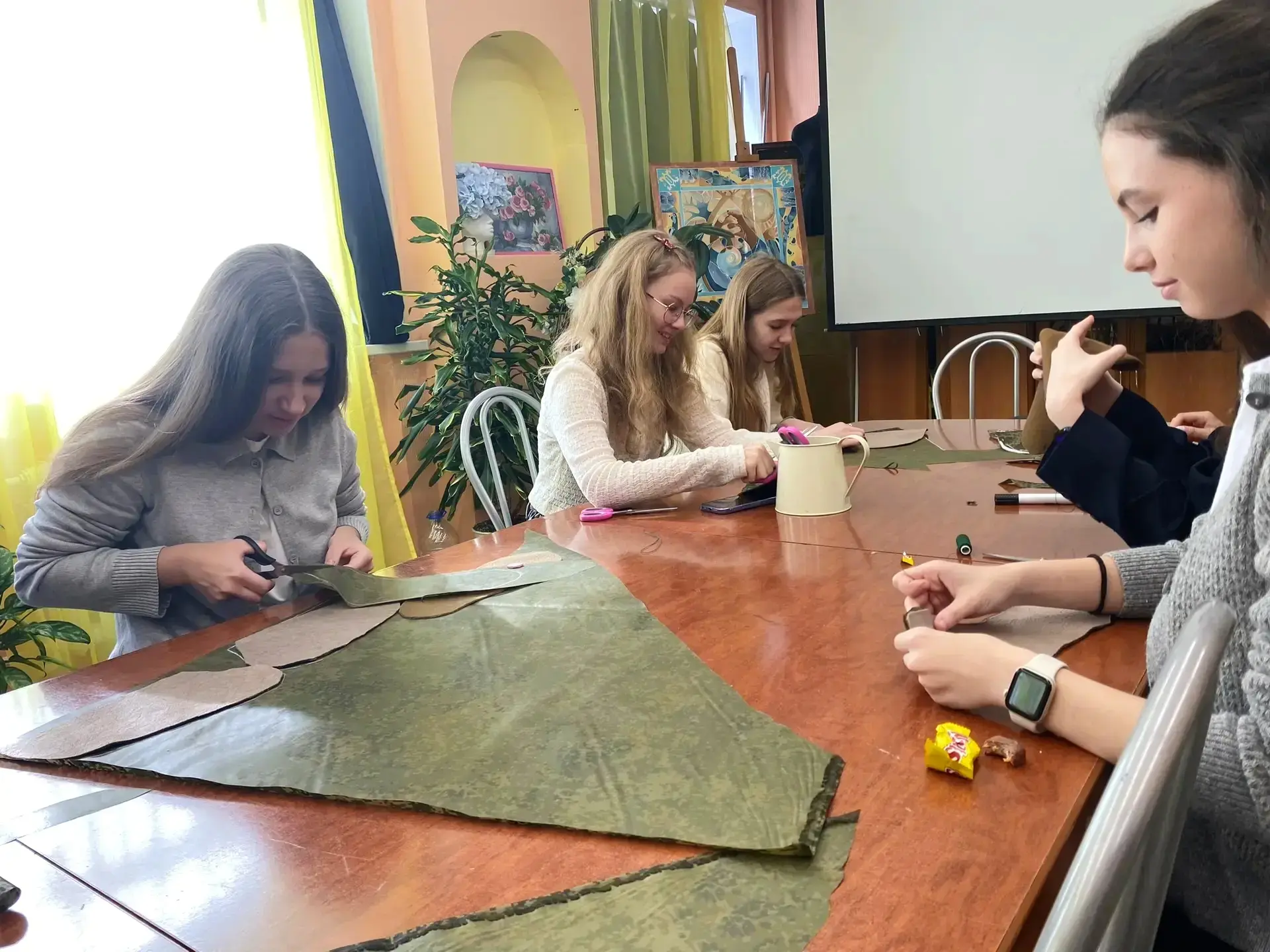 Семь лет добрых дел. 12 апреля в этом году совпали сразу три повода для праздника: Пасха, День космонавтики и - семилетие Гуманитарного Добровольческого Корпуса