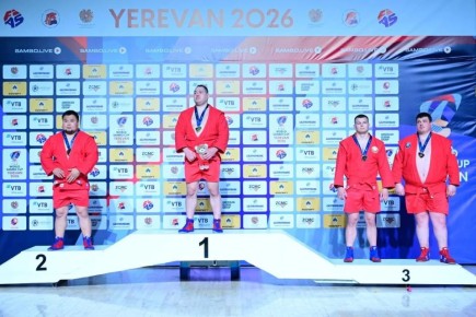 Югорские самбисты завоевали награды на международных и российских соревнованиях