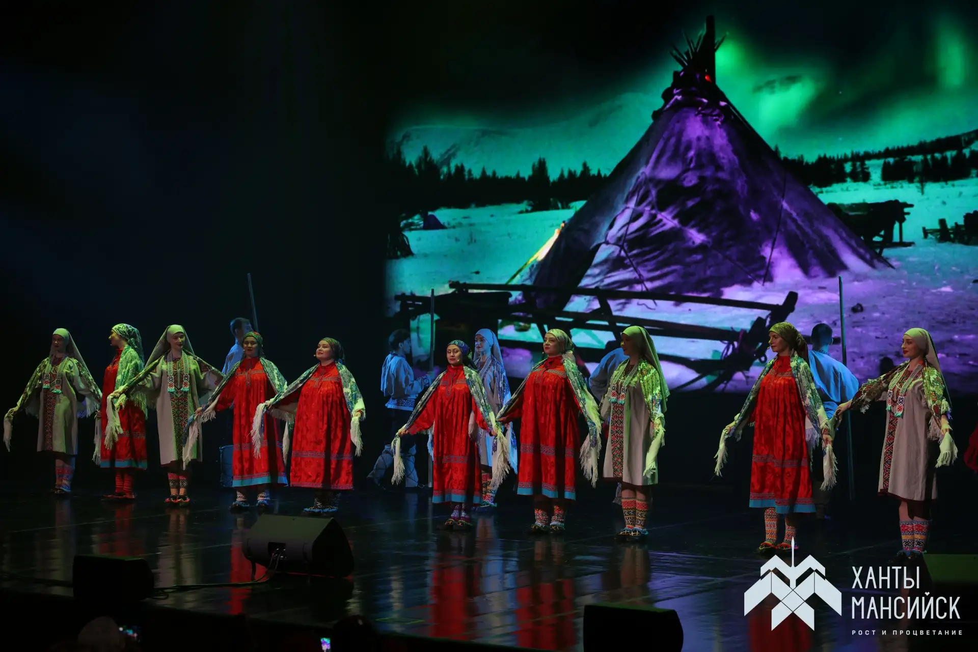 Народы России собрались в Ханты-Мансийске Народы России собрались в Ханты-Мансийске