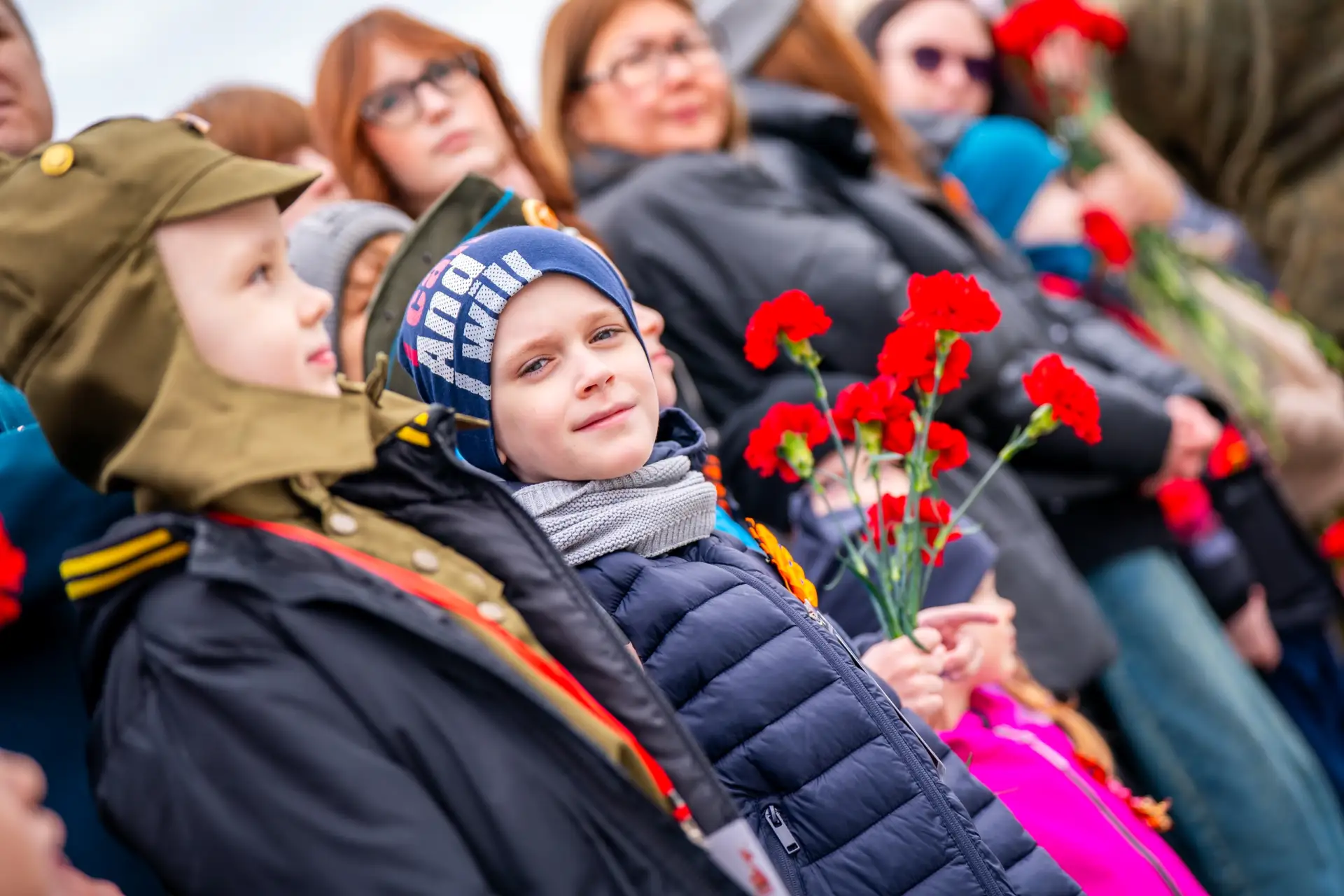 В Югре стартовала акция «Красная гвоздика» в поддержку ветеранов В Югре стартовала акция «Красная гвоздика» в поддержку ветеранов