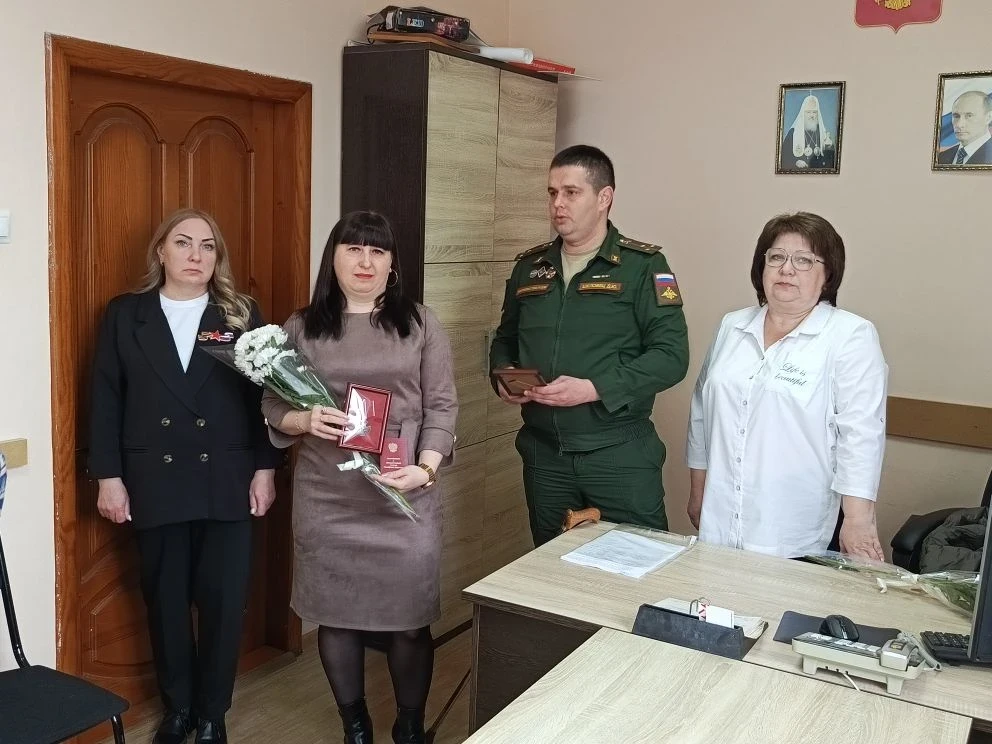 Сегодня почтили память и выразили глубочайшее уважение семьям тех, кто отдал свои жизни, защищая Родину в ходе специальной военной операции Сегодня почтили память и выразили глубочайшее уважение семьям тех, кто отдал свои жизни, защищая Родину в ходе специальной военной операции