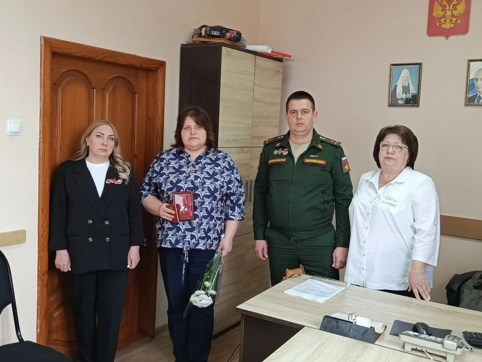 Сегодня почтили память и выразили глубочайшее уважение семьям тех, кто отдал свои жизни, защищая Родину в ходе специальной военной операции Сегодня почтили память и выразили глубочайшее уважение семьям тех, кто отдал свои жизни, защищая Родину в ходе специальной военной операции