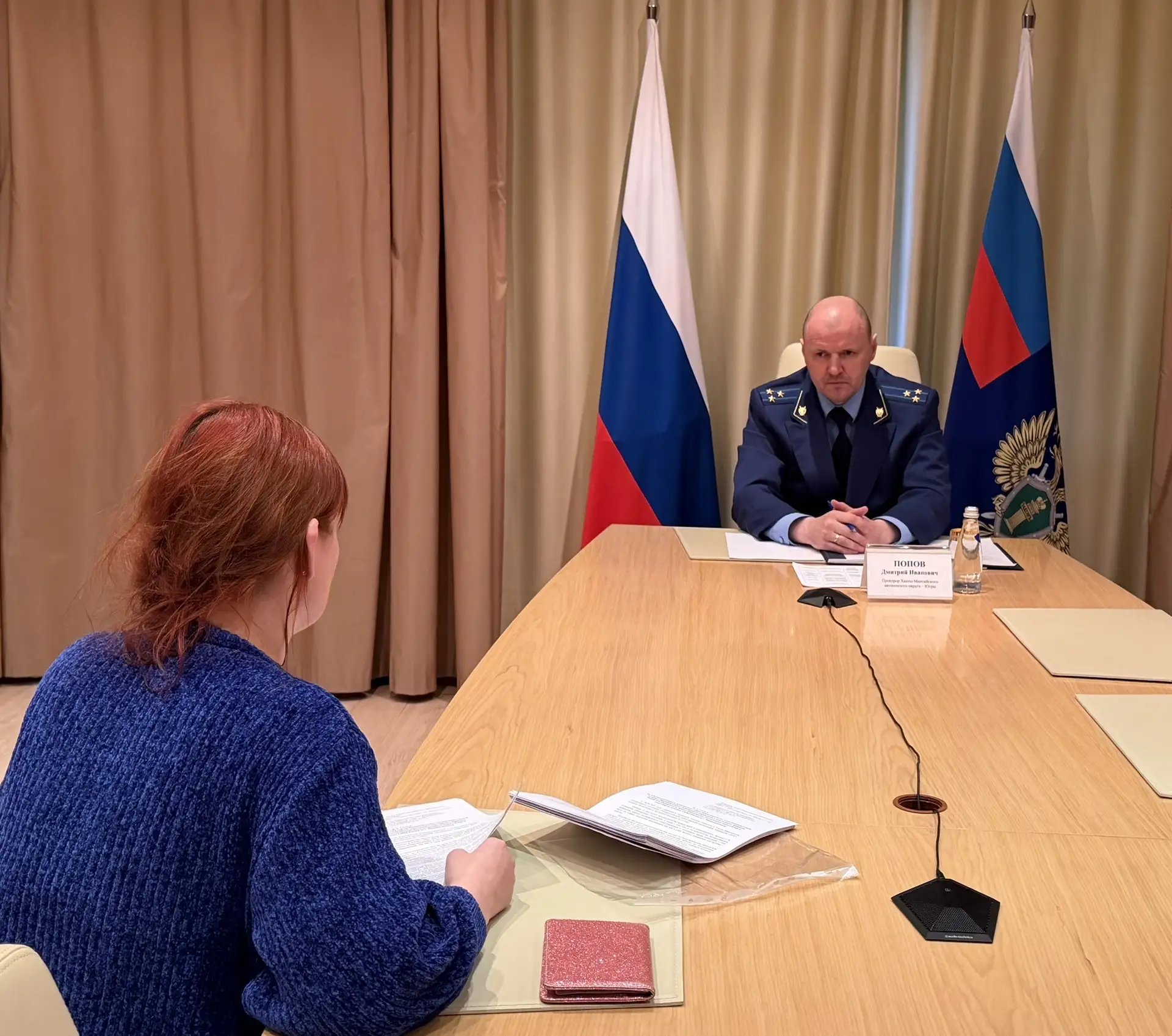 Прокурор округа Дмитрий Попов провел личный прием жителей городов Ханты-Мансийска, Нижневартовска, Мегиона и Когалыма Прокурор округа Дмитрий Попов провел личный прием жителей городов Ханты-Мансийска, Нижневартовска, Мегиона и Когалыма