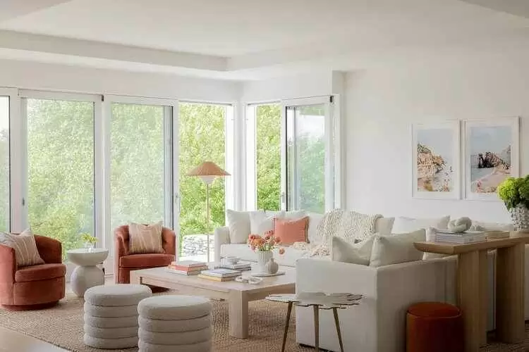 Открытые окна: как отказ от штор меняет интерьер современных домов