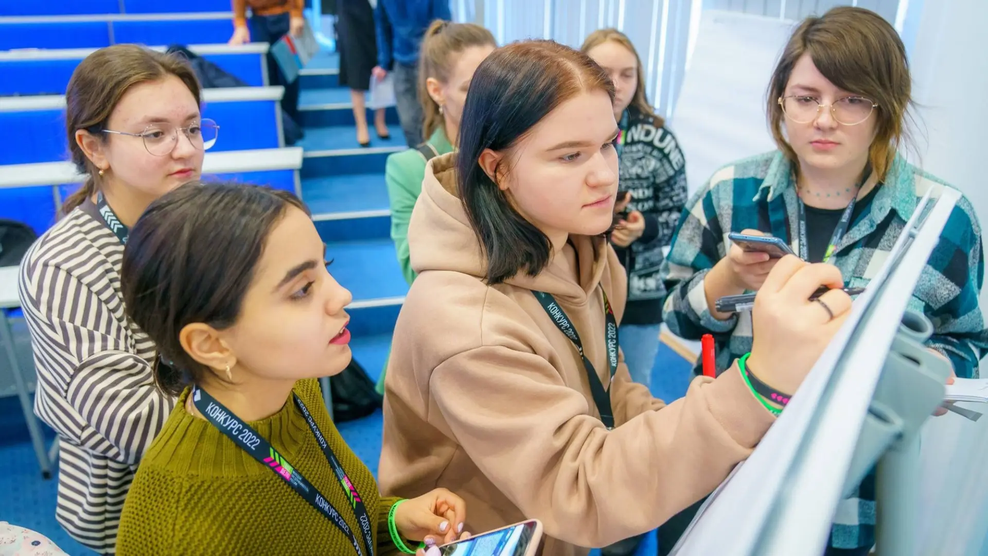 Новости к этому часу:. Ученики бизнес-классов в Югре учатся решать предпринимательские задачи В Югре уже третий год воспитывают будущих предпринимателей