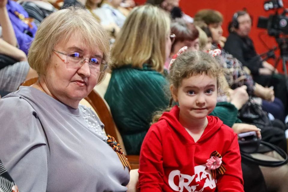 В Центре национальных культур состоялся торжественный концерт «Помню! Люблю! Живу!», приуроченный к празднованию Дня Победы В Центре национальных культур состоялся торжественный концерт «Помню! Люблю! Живу!», приуроченный к празднованию Дня Победы